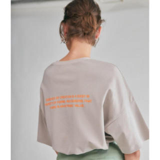 ミラオーウェン(Mila Owen)の新品　ミラオーウェン　バックロゴプリントTシャツ(Tシャツ(半袖/袖なし))