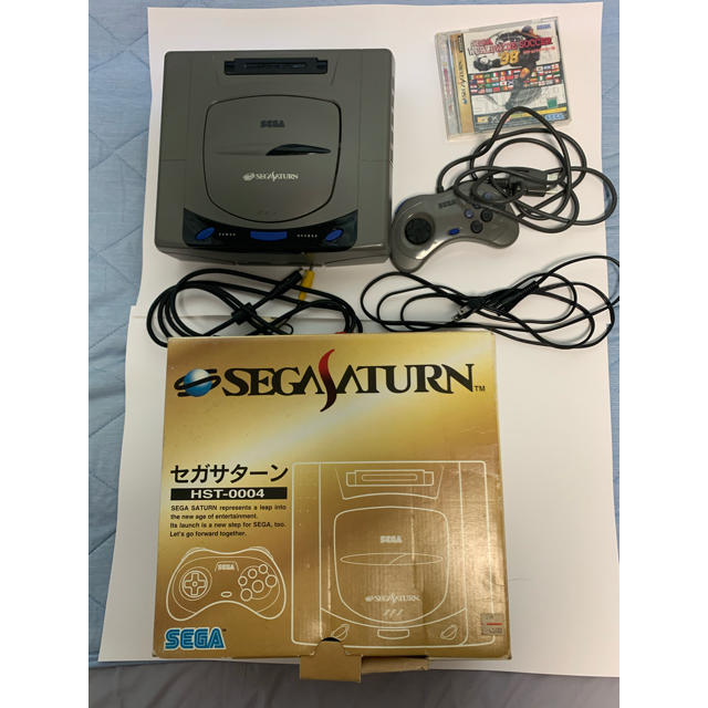 SEGA(セガ)の【中古美品】セガサターンHST-0004 本体、一式 エンタメ/ホビーのゲームソフト/ゲーム機本体(家庭用ゲーム機本体)の商品写真