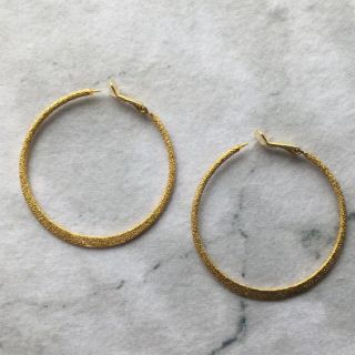 美品　樹脂ポスト　フープピアス(ピアス)