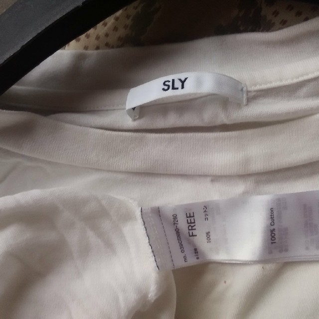 SLY(スライ)のTシャツ　SLY レディースのトップス(Tシャツ(半袖/袖なし))の商品写真