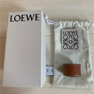 大人気♡LOEWE ロエベ スモール ラップレザーブレスレット タン