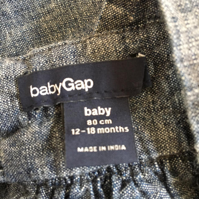 babyGAP(ベビーギャップ)のGAP♥︎デニムキャミ キッズ/ベビー/マタニティのベビー服(~85cm)(タンクトップ/キャミソール)の商品写真