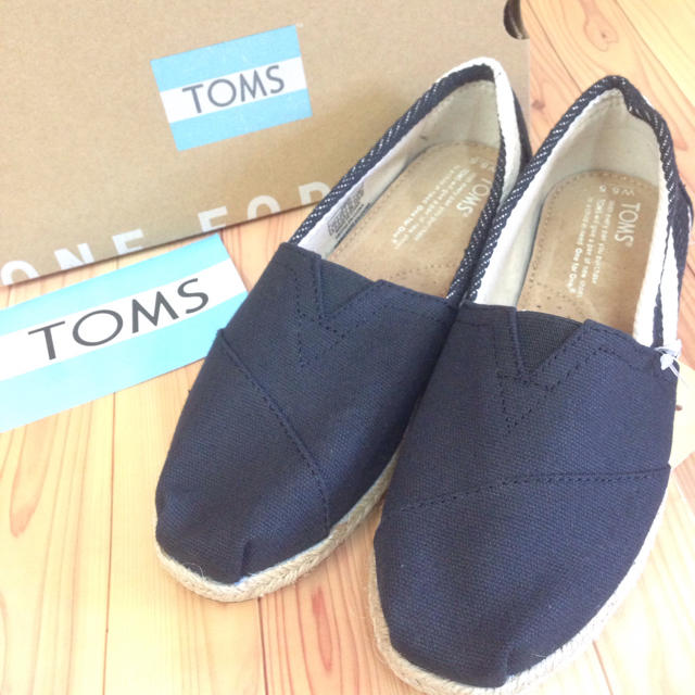 TOMS(トムズ)のTOMSユニバーシティシューズ toms レディースの靴/シューズ(スニーカー)の商品写真