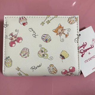 イッツデモ(ITS'DEMO)のイッツデモ＊おジャ魔女どれみ妖精柄折り財布*新品(キャラクターグッズ)