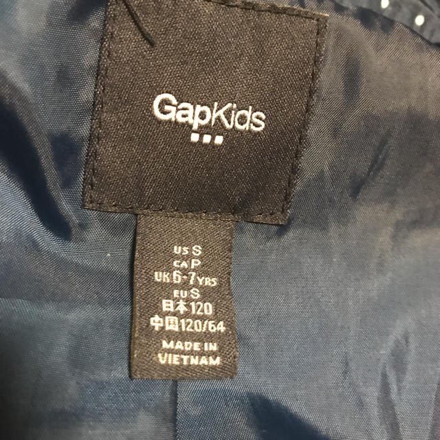 GAP Kids(ギャップキッズ)のGAPガールズ  ナイロンパーカー120 キッズ/ベビー/マタニティのキッズ服女の子用(90cm~)(ジャケット/上着)の商品写真