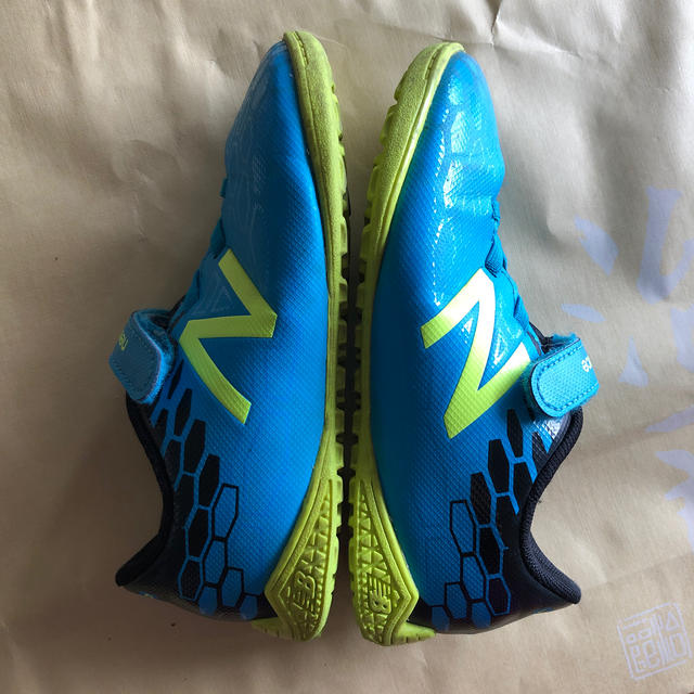 New Balance(ニューバランス)のニューバランス　サッカーシューズ　19センチ スポーツ/アウトドアのサッカー/フットサル(シューズ)の商品写真