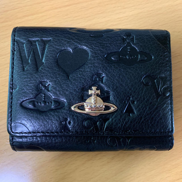 Vivienne Westwood(ヴィヴィアンウエストウッド)のビビアンウエストウッド　三つ折り財布　黒 レディースのファッション小物(財布)の商品写真