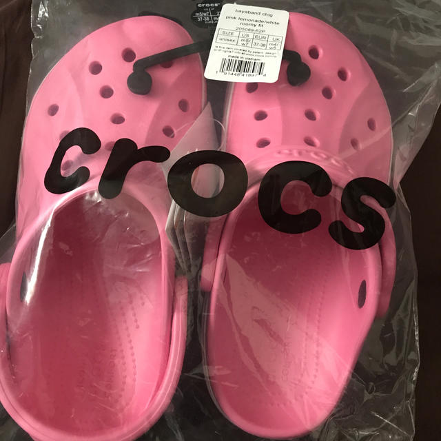 crocs(クロックス)のクロックス　バヤバンド crocs サンダル レディース 23 ピンクレモネード メンズの靴/シューズ(サンダル)の商品写真