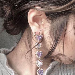 リリーブラウン(Lily Brown)のハートビジューピアス(ピアス)