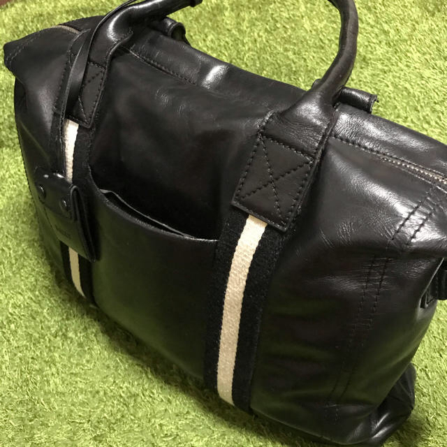 美品 BALLY ビジネスバッグ レザー ホワイト×ブラック A4size可