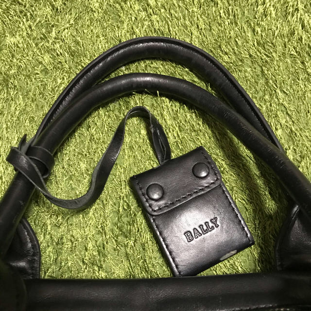 Bally(バリー)の 美品 BALLY ビジネスバッグ レザー ホワイト×ブラック A4size可 メンズのバッグ(ビジネスバッグ)の商品写真