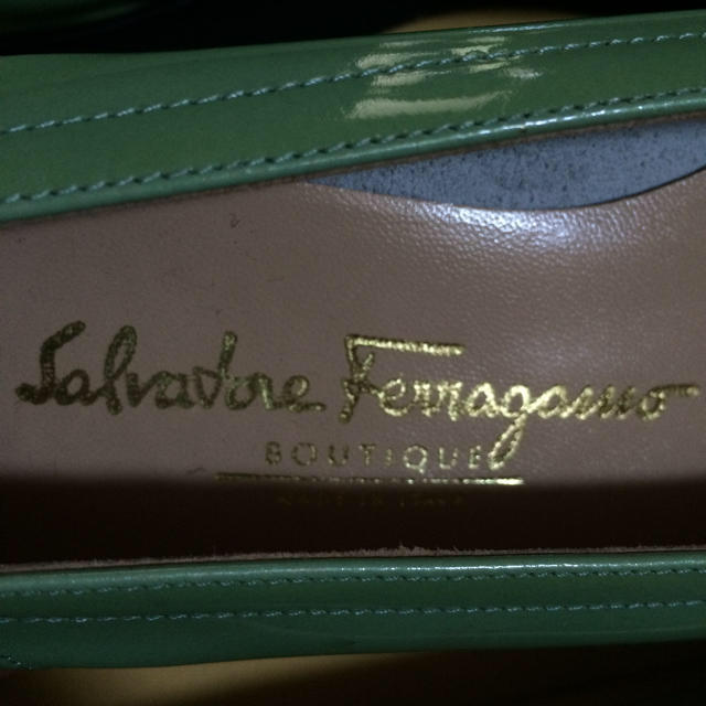 Salvatore Ferragamo(サルヴァトーレフェラガモ)のフェラガモ春パンプス レディースの靴/シューズ(ハイヒール/パンプス)の商品写真