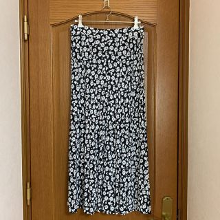 ザラ(ZARA)のZARA 花柄　ロングスカート(ロングスカート)