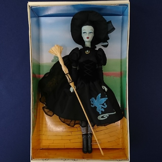 Barbie 2010 オズの魔法使い 西の魔女 バービーの通販 By クロ S