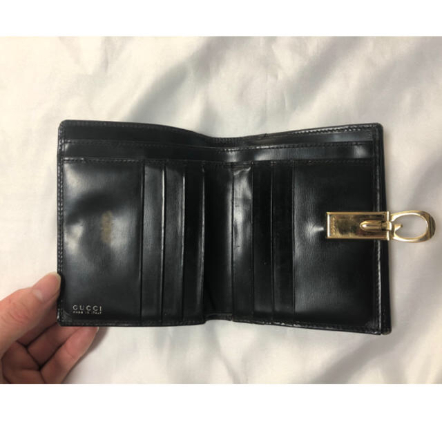 Gucci(グッチ)の【GUCCI】折り財布　 Gバックル　黒革 レディースのファッション小物(財布)の商品写真