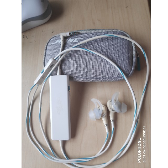 bose quietcomfort イヤホン