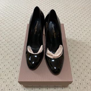 ジャンヴィットロッシ(Gianvito Rossi)の【ジャンヴィトロッシ】黒エナメルパンプス♡(ハイヒール/パンプス)