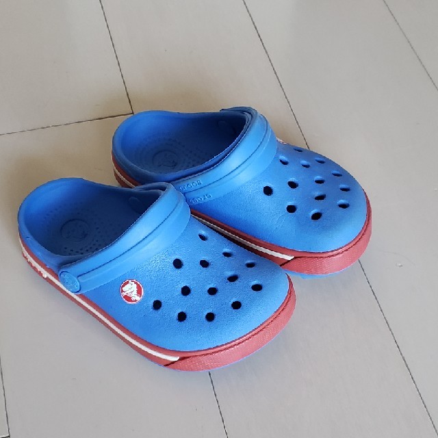 crocs(クロックス)のTerima kashi様 クロックス キッズ サンダル 14.5センチ キッズ/ベビー/マタニティのキッズ靴/シューズ(15cm~)(サンダル)の商品写真