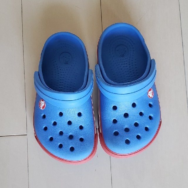 crocs(クロックス)のTerima kashi様 クロックス キッズ サンダル 14.5センチ キッズ/ベビー/マタニティのキッズ靴/シューズ(15cm~)(サンダル)の商品写真