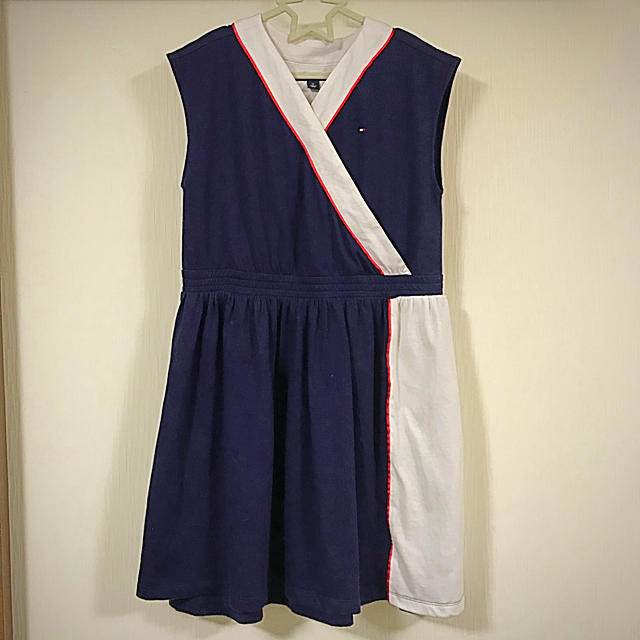 TOMMY HILFIGER(トミーヒルフィガー)のTOMMY HILFIGER 女児　ワンピース（150センチ） キッズ/ベビー/マタニティのキッズ服女の子用(90cm~)(ワンピース)の商品写真