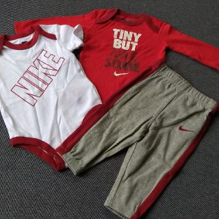 ナイキ(NIKE)の新品！ナイキ NIKE ボディとパンツのセット70(ロンパース)