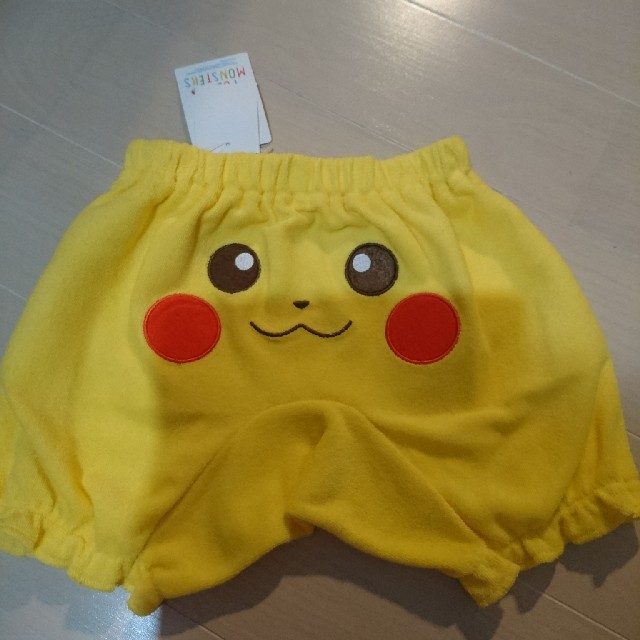 ポケモン(ポケモン)の新品タグ付き ピカチュウ タオル地パンツ キッズ/ベビー/マタニティのキッズ服男の子用(90cm~)(パンツ/スパッツ)の商品写真