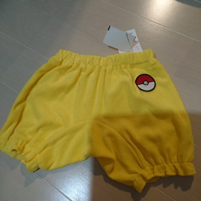 ポケモン(ポケモン)の新品タグ付き ピカチュウ タオル地パンツ キッズ/ベビー/マタニティのキッズ服男の子用(90cm~)(パンツ/スパッツ)の商品写真