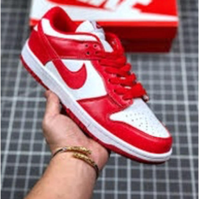 NIKE(ナイキ)のナイキ　ダンク　LOW SP university red メンズの靴/シューズ(スニーカー)の商品写真