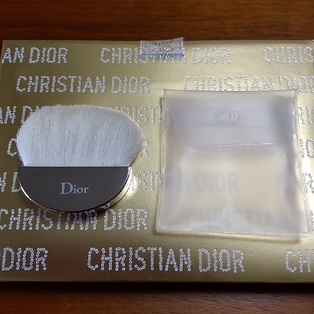 Dior(ディオール)のDior ルースパウダーブラシ コスメ/美容のメイク道具/ケアグッズ(チーク/フェイスブラシ)の商品写真