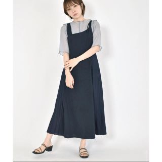 ダブルクローゼット(w closet)のw closet 脇プリーツジャンスカ　ネイビー(ロングワンピース/マキシワンピース)