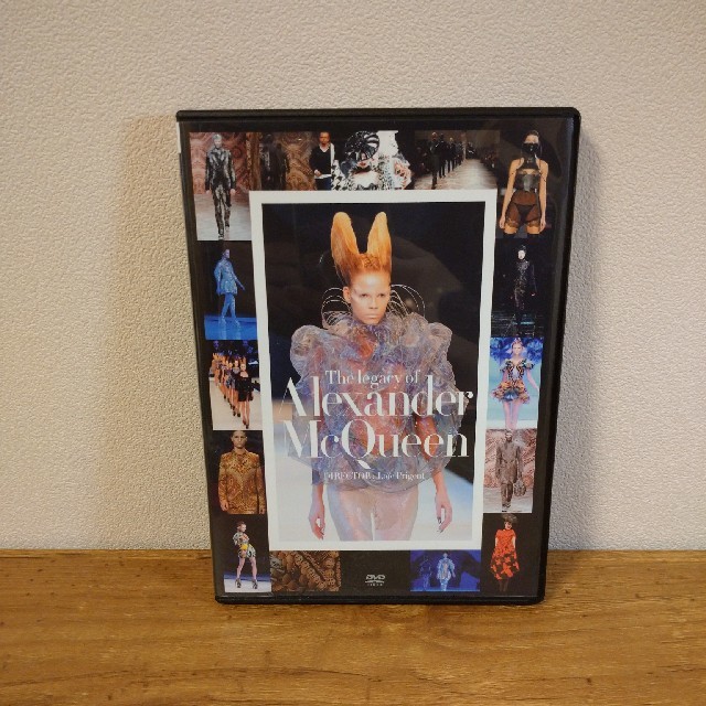 Alexander McQueen(アレキサンダーマックイーン)のThe legacy of Alexander McQueen   DVD エンタメ/ホビーのDVD/ブルーレイ(趣味/実用)の商品写真