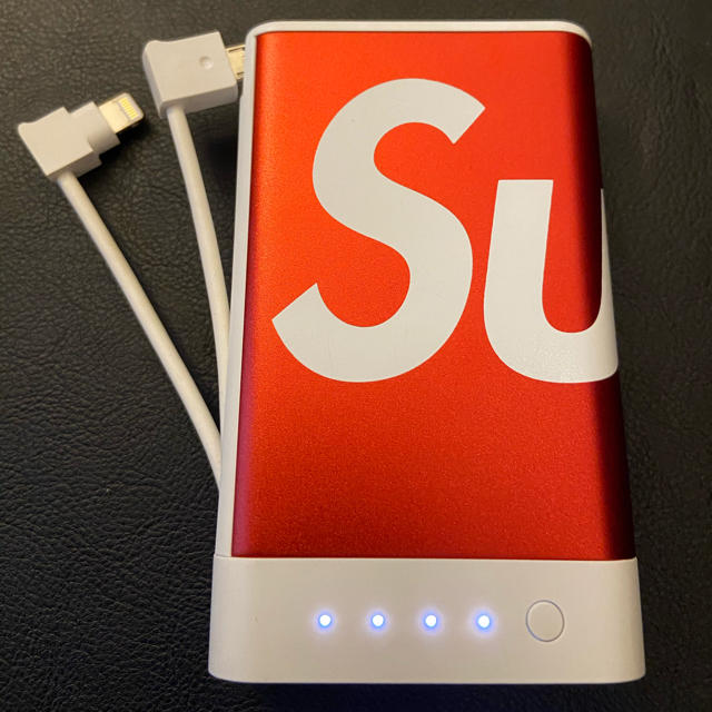 Supreme(シュプリーム)のsupreme モバイルバッテリー スマホ/家電/カメラのスマートフォン/携帯電話(バッテリー/充電器)の商品写真