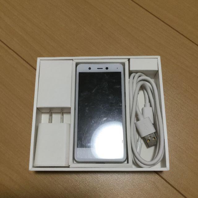 Rakuten Mini 本体　ラクテンミニ　白　ホワイト スマホ/家電/カメラのスマートフォン/携帯電話(スマートフォン本体)の商品写真