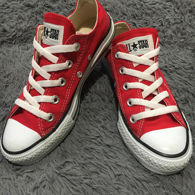 CONVERSE(コンバース)の2回のみ着用 コンバース オールスター 22cm 赤 レッド RED レディースの靴/シューズ(スニーカー)の商品写真