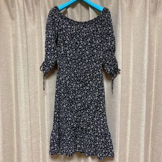 ザラ(ZARA)のZARA花柄ワンピース未使用(ひざ丈ワンピース)