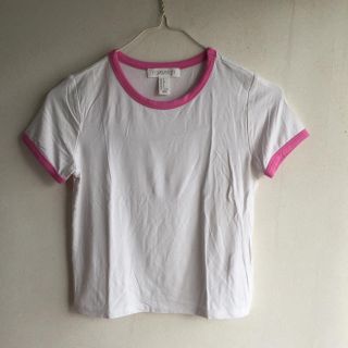 フォーエバートゥエンティーワン(FOREVER 21)のForever21 Tシャツ(Tシャツ(半袖/袖なし))