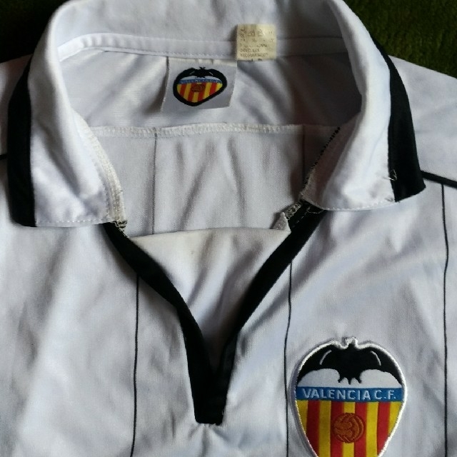 バレンシア半袖上下　Lサイズ　レプリカユニフォーム スポーツ/アウトドアのサッカー/フットサル(ウェア)の商品写真