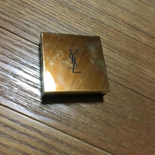 イヴサンローランボーテ(Yves Saint Laurent Beaute)の本日12時まで限定値下げ　イヴサンローラン　アイシャドー(アイシャドウ)