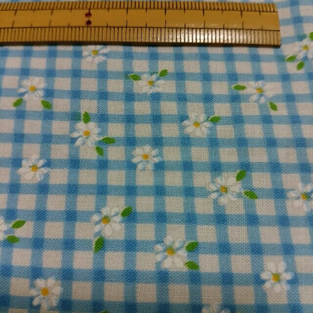 ハギレ　チェック花柄 ハンドメイドの素材/材料(生地/糸)の商品写真