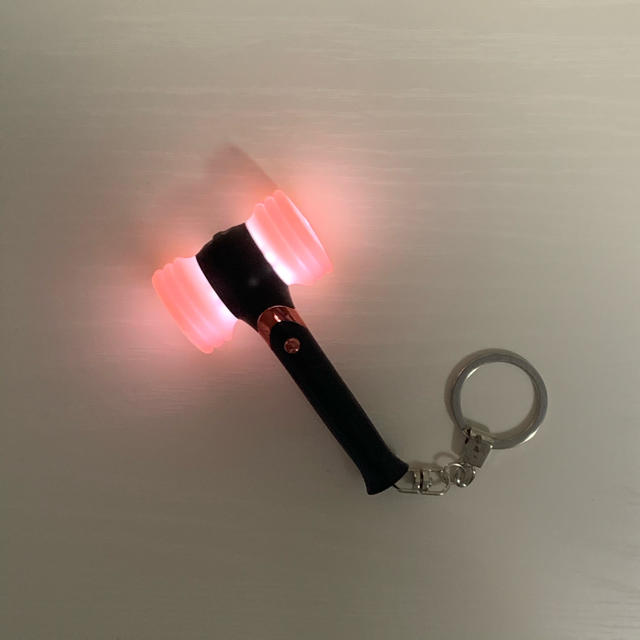 大注目 BLACKPINK ミニペンライトキーホルダー blog2.hix05.com