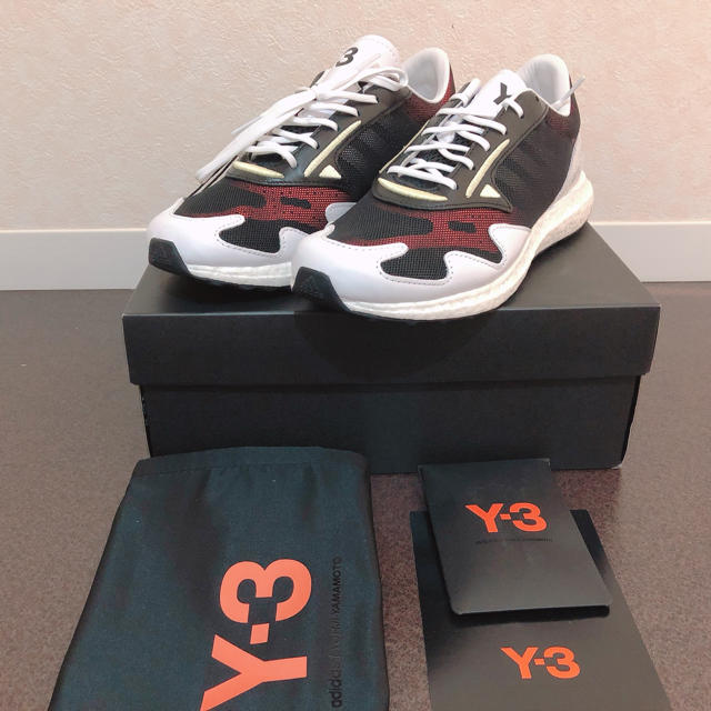 Y-3(ワイスリー)の【mnoclub様専用】Y-3 RHISU RUN メンズの靴/シューズ(スニーカー)の商品写真