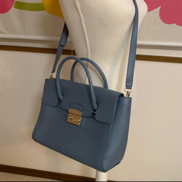 Furla(フルラ)の最終値下げFURLA サッチェル ショルダーバッグ Mサイズ レディースのバッグ(ショルダーバッグ)の商品写真