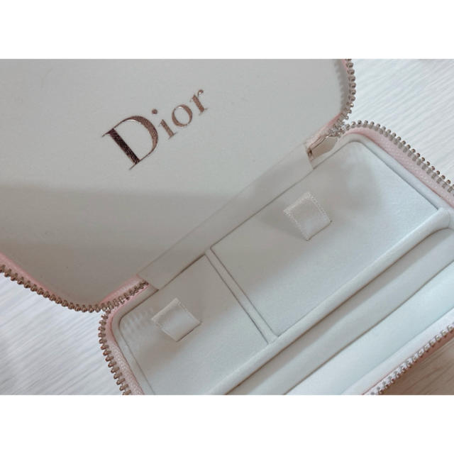 Dior(ディオール)のディオール　ノベルティ　アクセサリーケース エンタメ/ホビーのコレクション(ノベルティグッズ)の商品写真