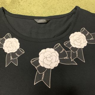 インゲボルグ(INGEBORG)のインゲボルグカメリアTシャツ(Tシャツ/カットソー(半袖/袖なし))