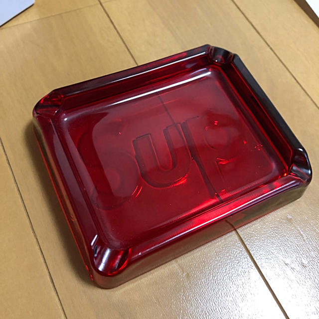 Supreme(シュプリーム)のSupreme Debossed Glass Ashtray 灰皿 メンズのファッション小物(タバコグッズ)の商品写真