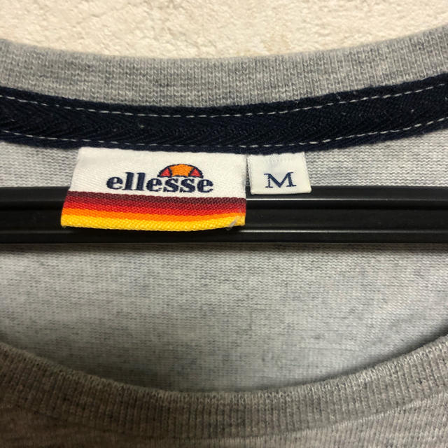 ellesse(エレッセ)のエレッセ　Tシャツ　グレー　Mサイズ メンズのトップス(Tシャツ/カットソー(半袖/袖なし))の商品写真