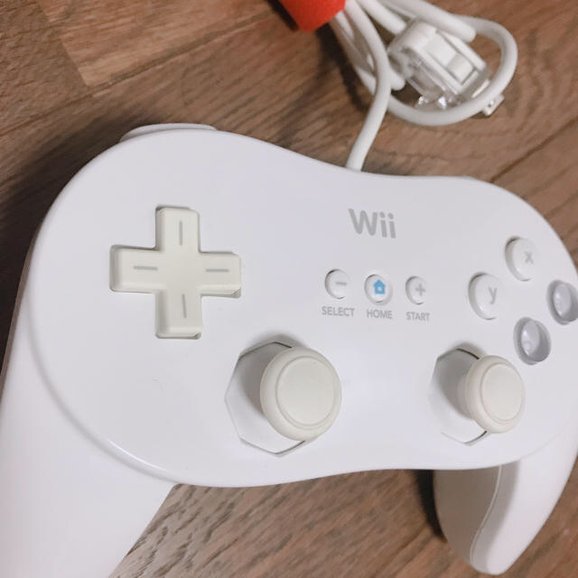 Wii(ウィー)のWii 本体 エンタメ/ホビーのゲームソフト/ゲーム機本体(家庭用ゲーム機本体)の商品写真