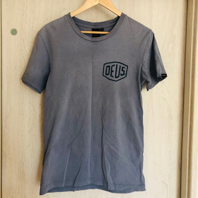 Deus ex Machina(デウスエクスマキナ)のDEUS deus ダメージ加工 TEE Tシャツ　XS メンズのトップス(Tシャツ/カットソー(半袖/袖なし))の商品写真