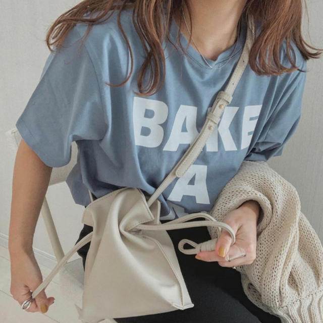 TODAYFUL(トゥデイフル)のCANAL JEAN “BAKE A CAKE”半袖Tシャツ レディースのトップス(Tシャツ(半袖/袖なし))の商品写真