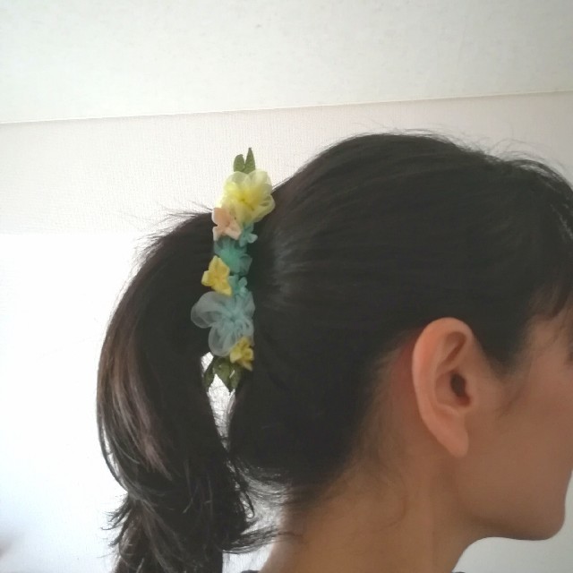 送料無料☆ラッピング無料☆紫陽花のバナナクリップ yellow リボンフラワー ハンドメイドのアクセサリー(ヘアアクセサリー)の商品写真